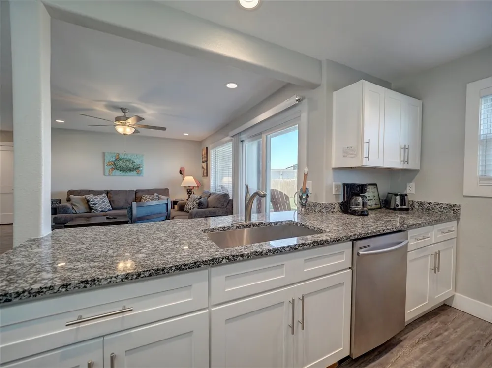230 Cut Off #126 Port Aransas, TX 78373