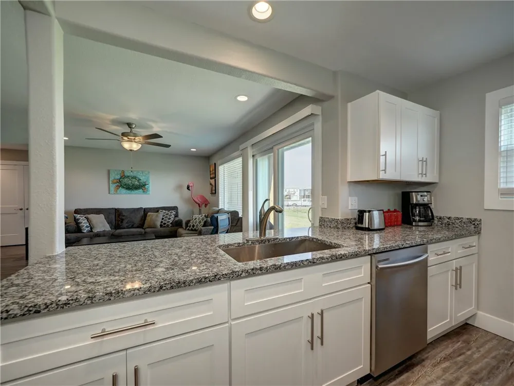 230 Cut Off #126 Port Aransas, TX 78373