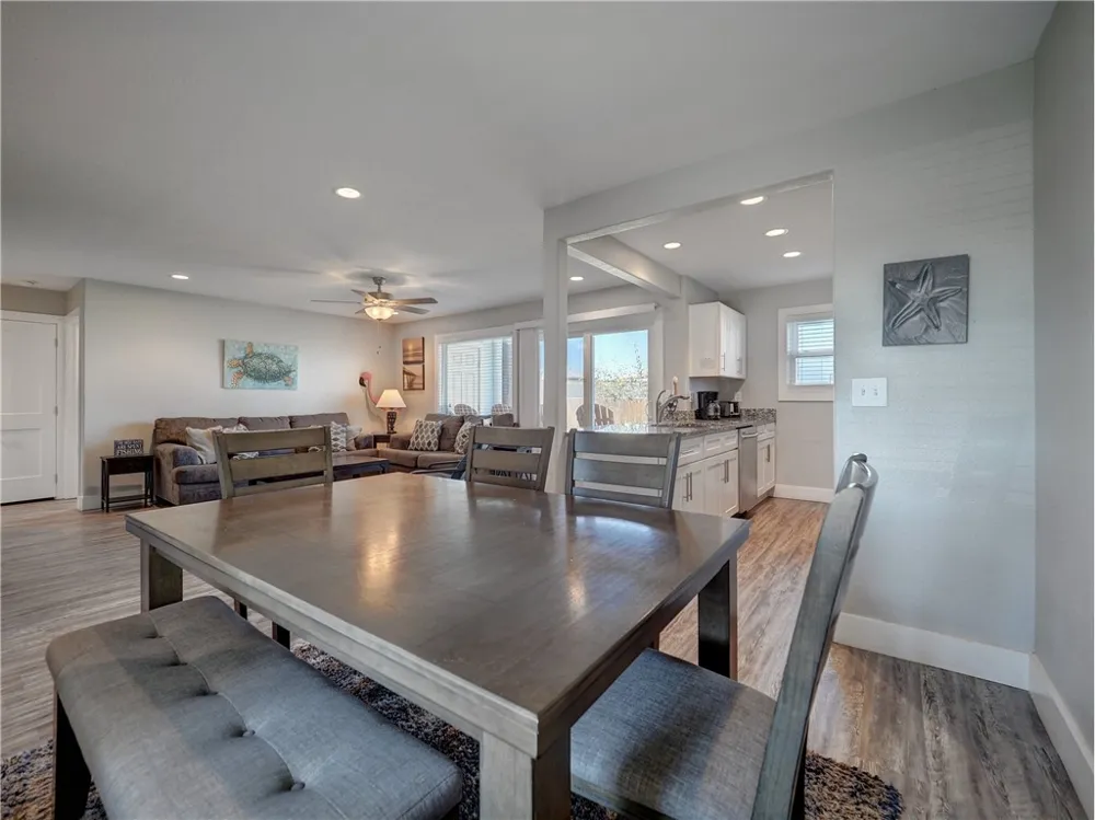 230 Cut Off #126 Port Aransas, TX 78373