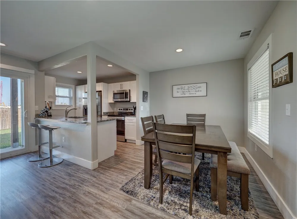 230 Cut Off #126 Port Aransas, TX 78373