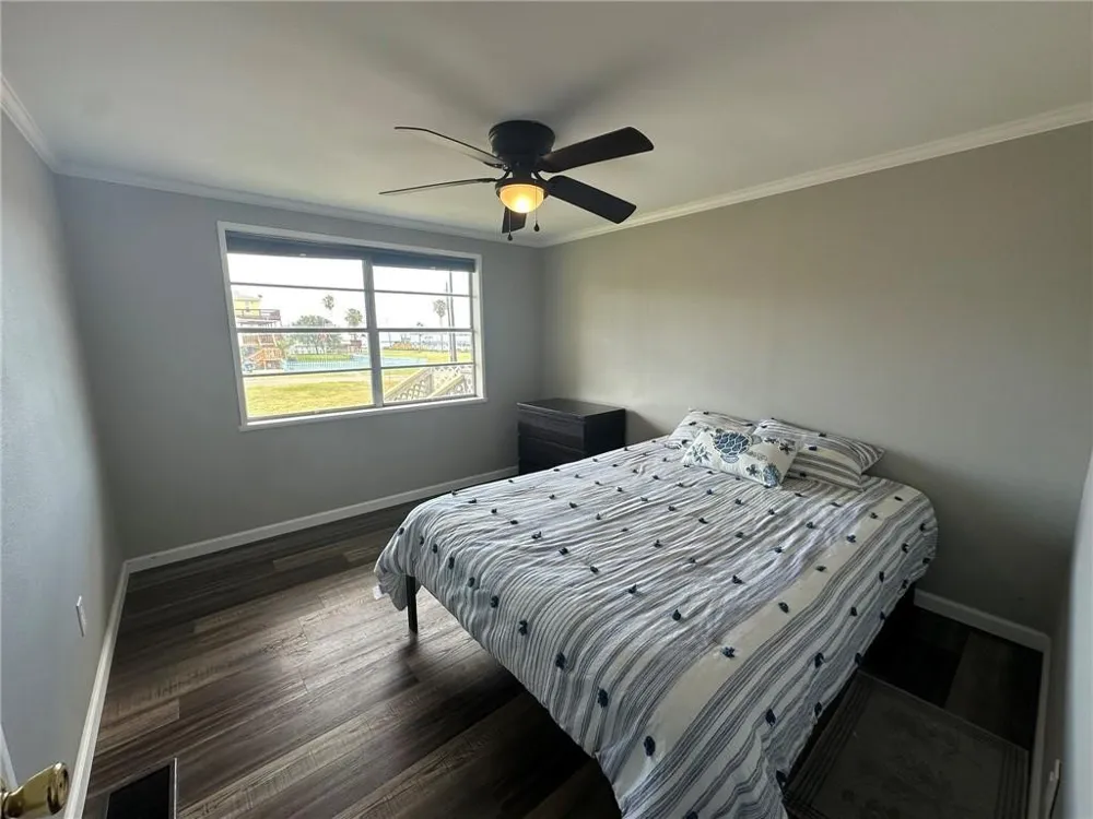 810 S Sandpiper Ingleside, TX 78362