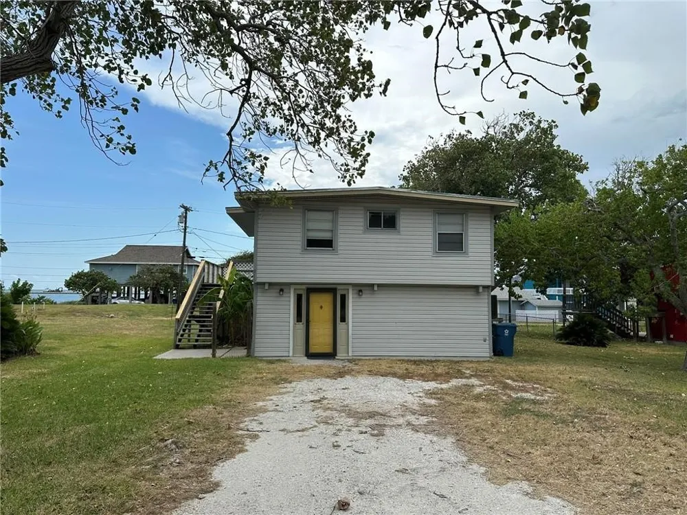 810 S Sandpiper Ingleside, TX 78362