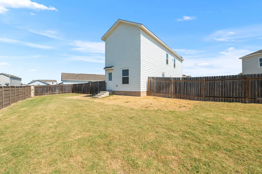 424 Marty Allen Loop Jarrell, TX 76537