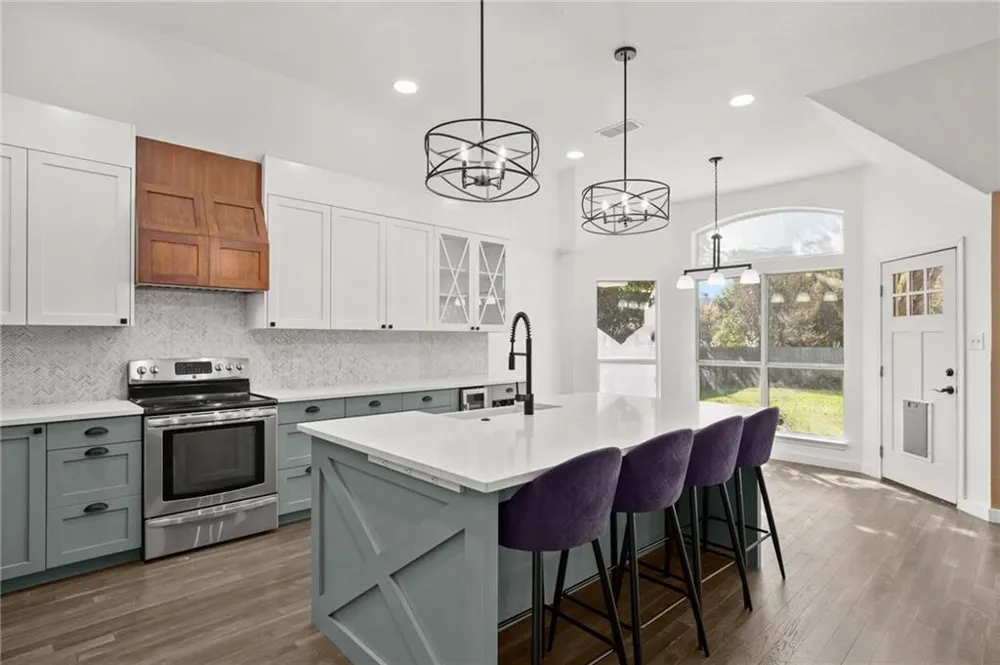 316 Poppy Cove Buda, TX 78610