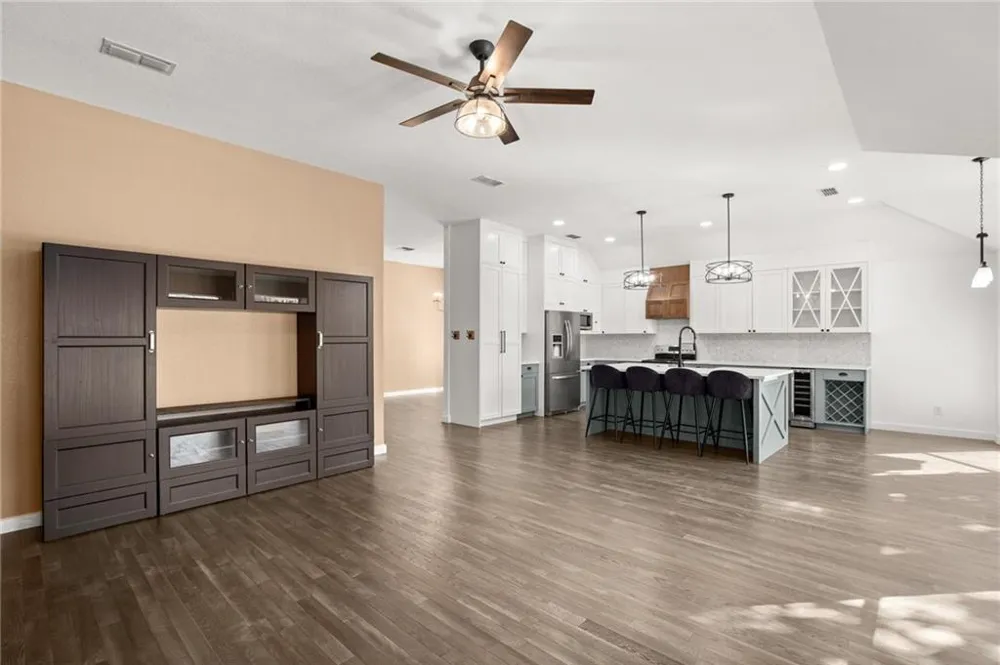 316 Poppy Cove Buda, TX 78610