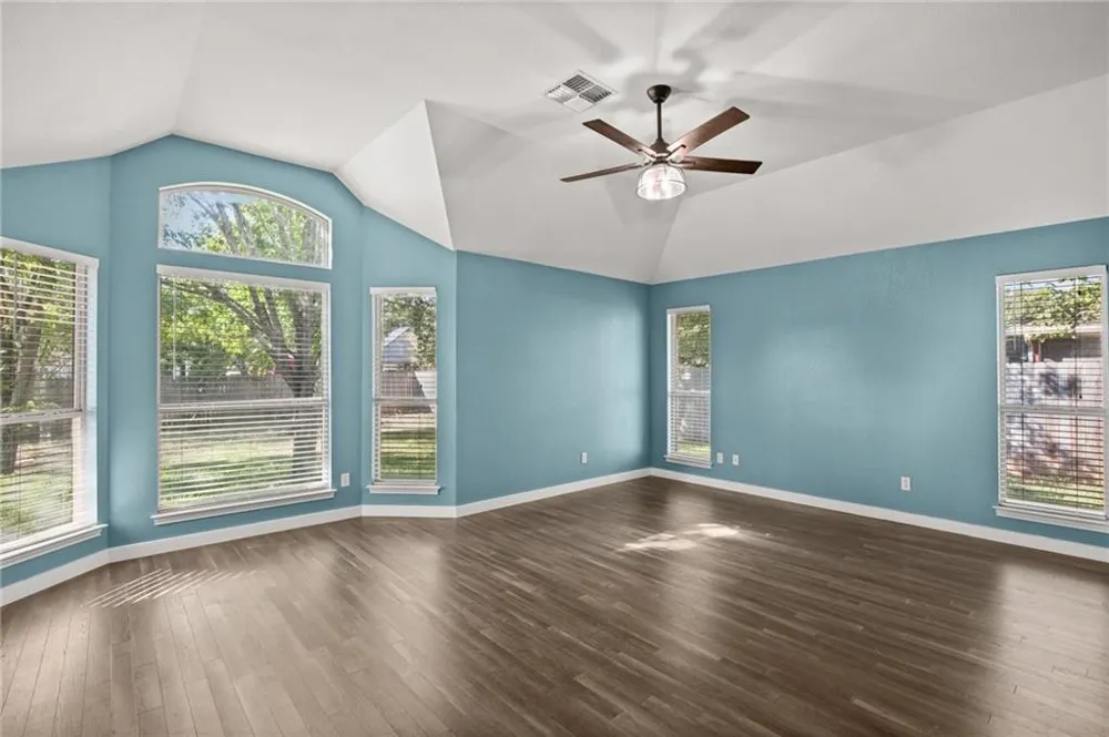 316 Poppy Cove Buda, TX 78610