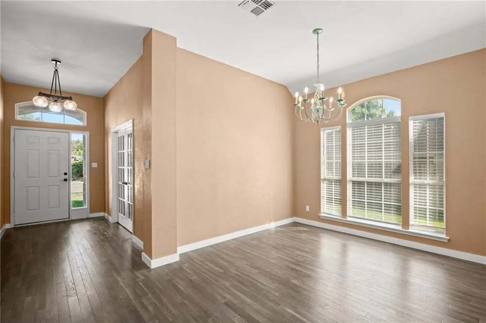 316 Poppy Cove Buda, TX 78610