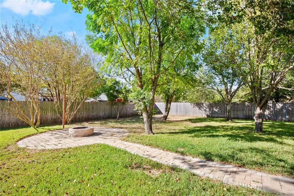 316 Poppy Cove Buda, TX 78610