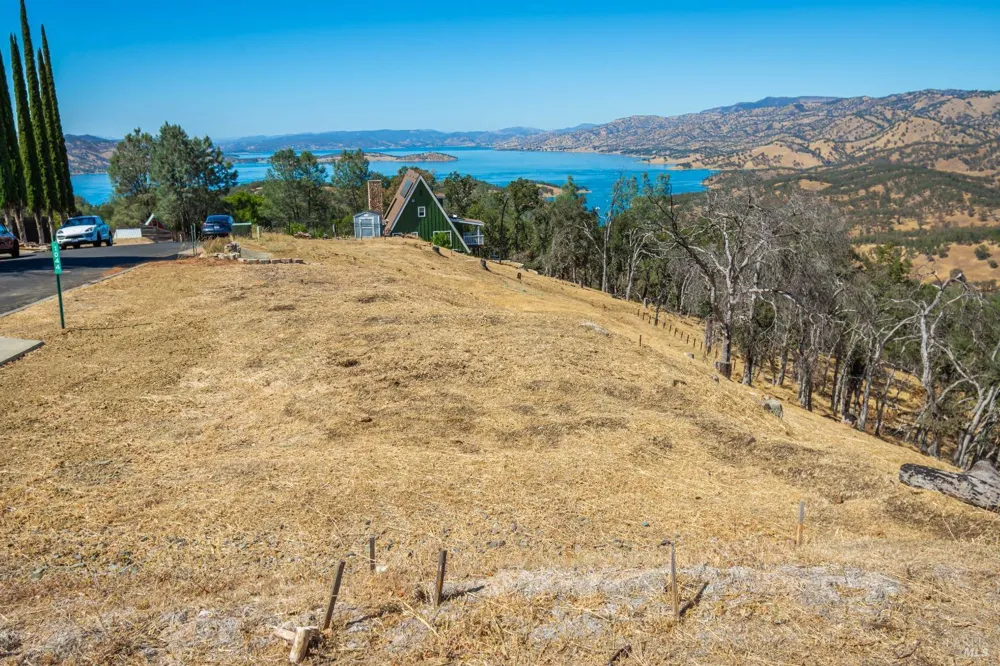 1044 Eastridge Drive Napa, CA 94558