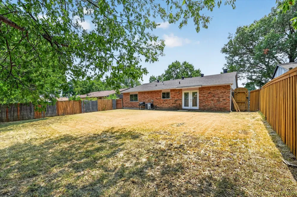7131 Nutmeg Lane Dallas, TX 75249