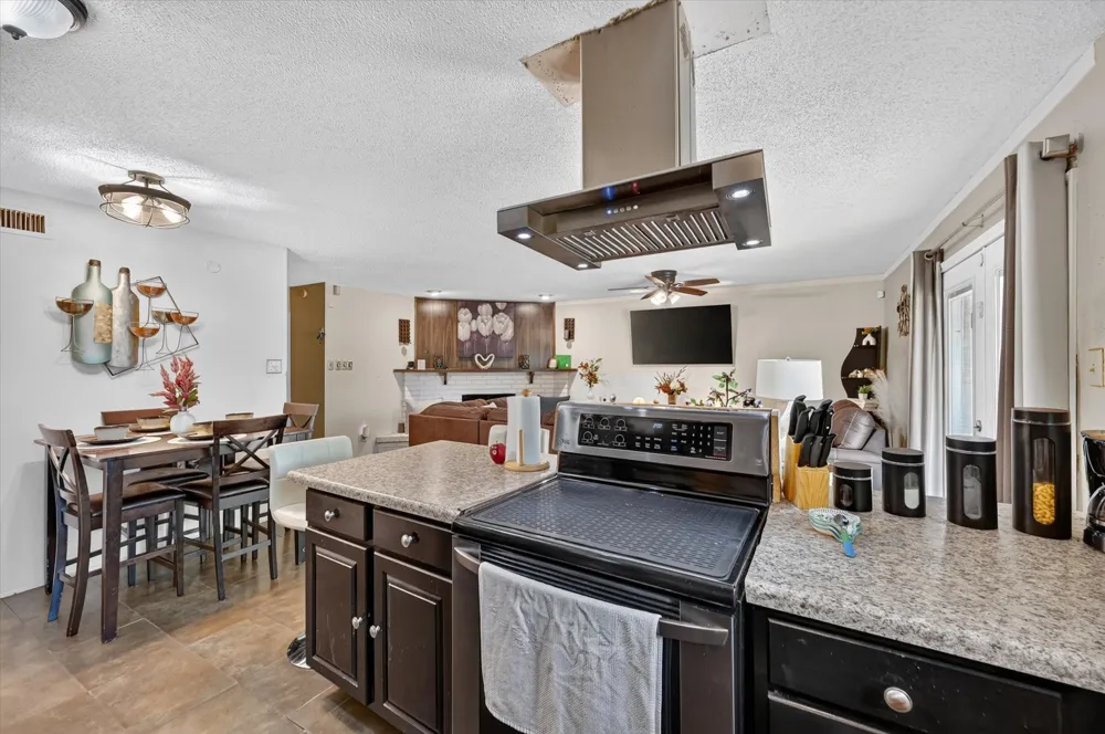 7131 Nutmeg Lane Dallas, TX 75249