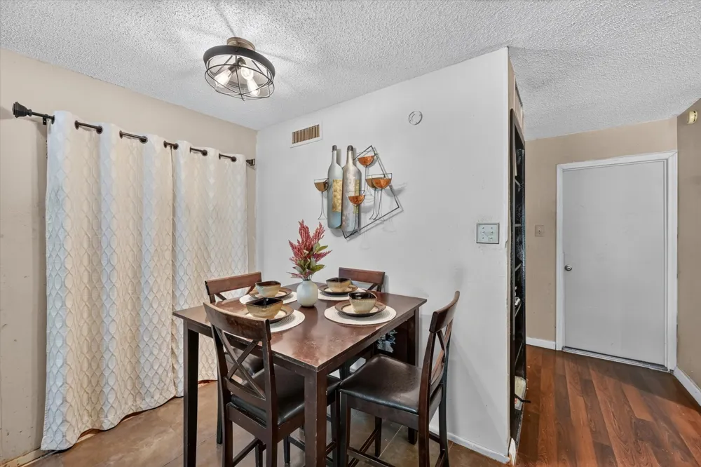 7131 Nutmeg Lane Dallas, TX 75249