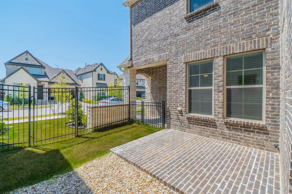 705 Morning Dove Lane Arlington, TX 76005