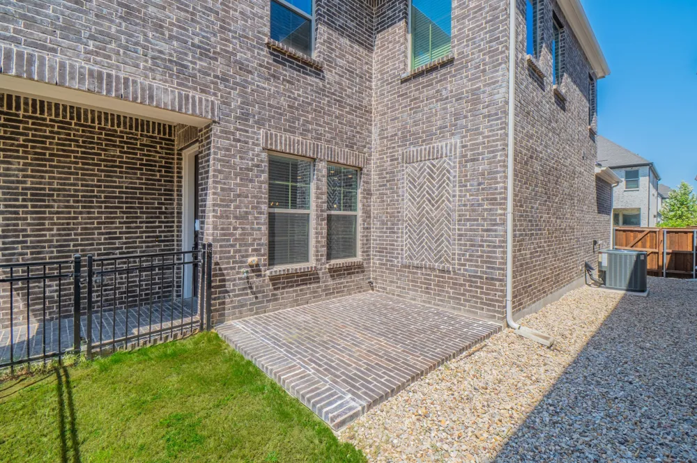 705 Morning Dove Lane Arlington, TX 76005