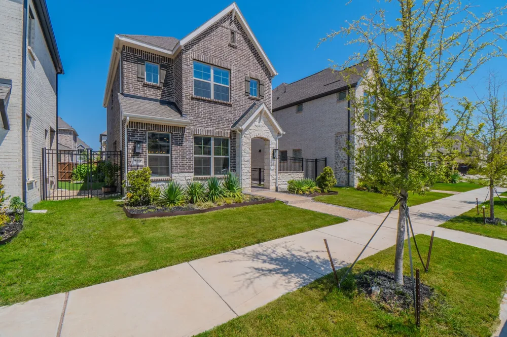 705 Morning Dove Lane Arlington, TX 76005