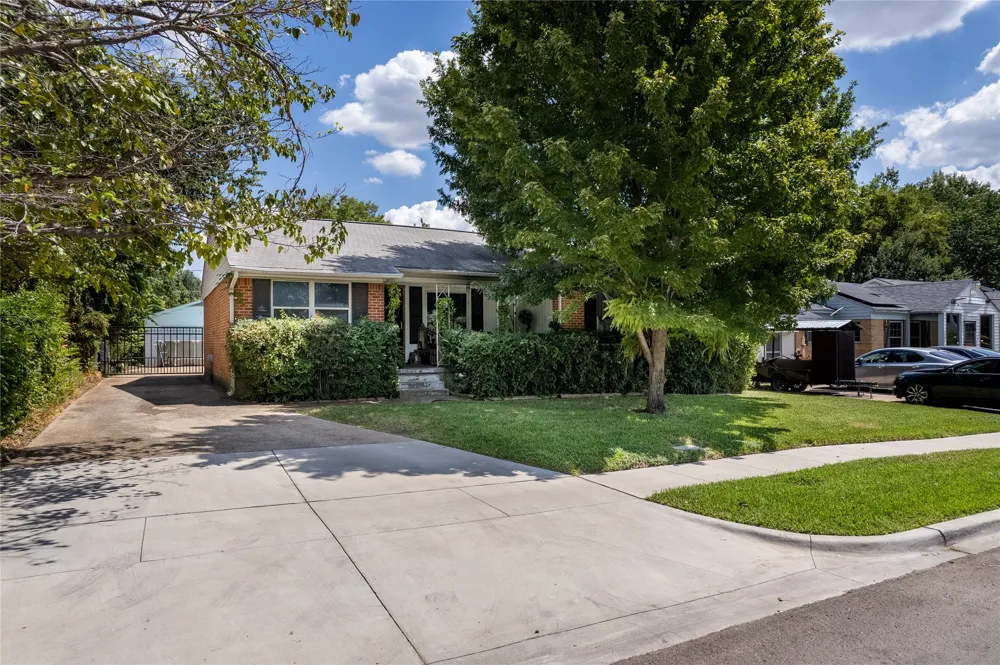 9432 Lenel Place Dallas, TX 75220