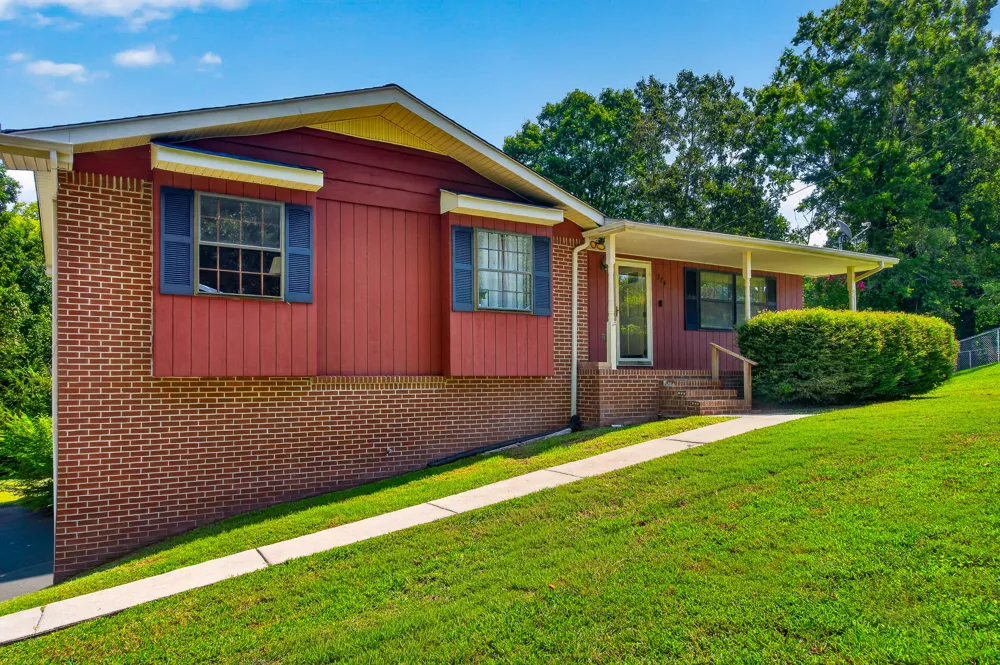 774 Brownwood Circle Ringgold, GA 30736
