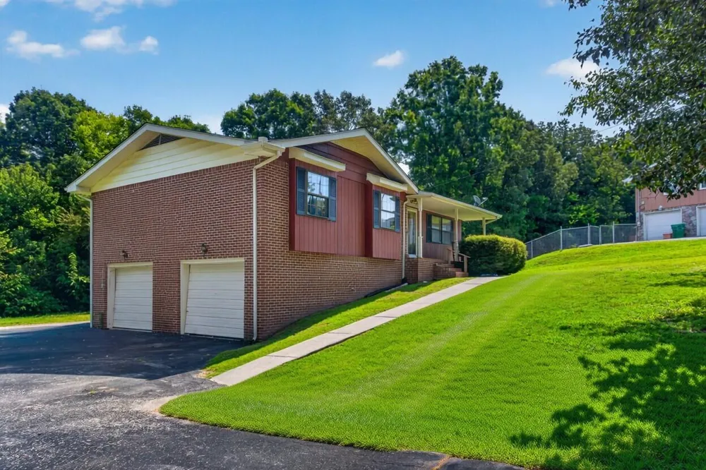 774 Brownwood Circle Ringgold, GA 30736