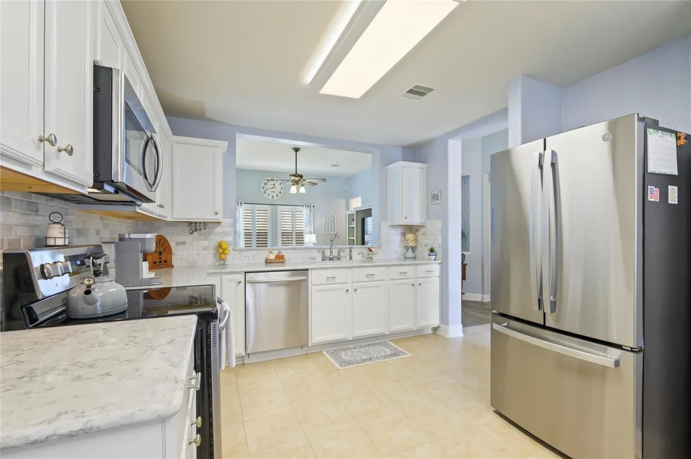4045 Basswood Drive Dickinson, TX 77539