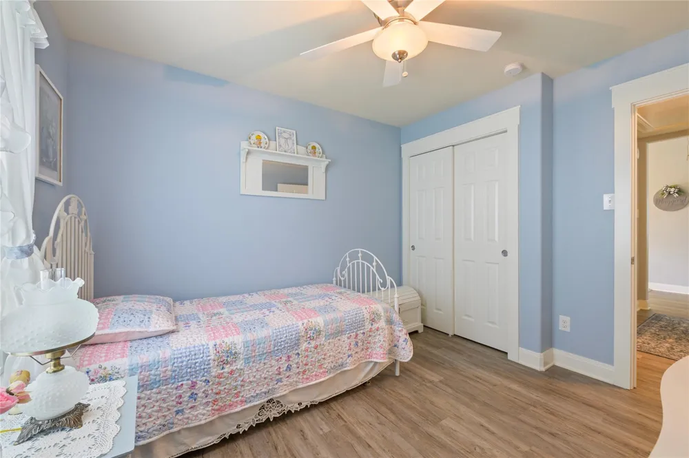 4045 Basswood Drive Dickinson, TX 77539