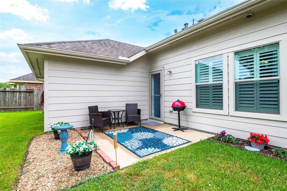 4045 Basswood Drive Dickinson, TX 77539