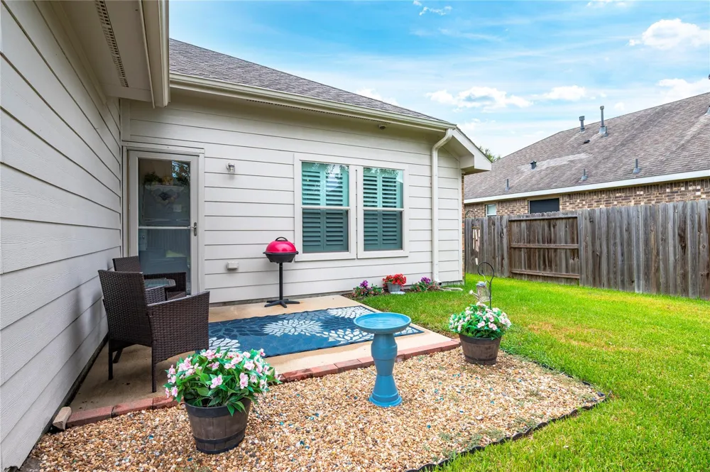 4045 Basswood Drive Dickinson, TX 77539