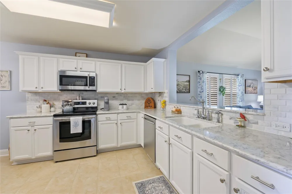 4045 Basswood Drive Dickinson, TX 77539