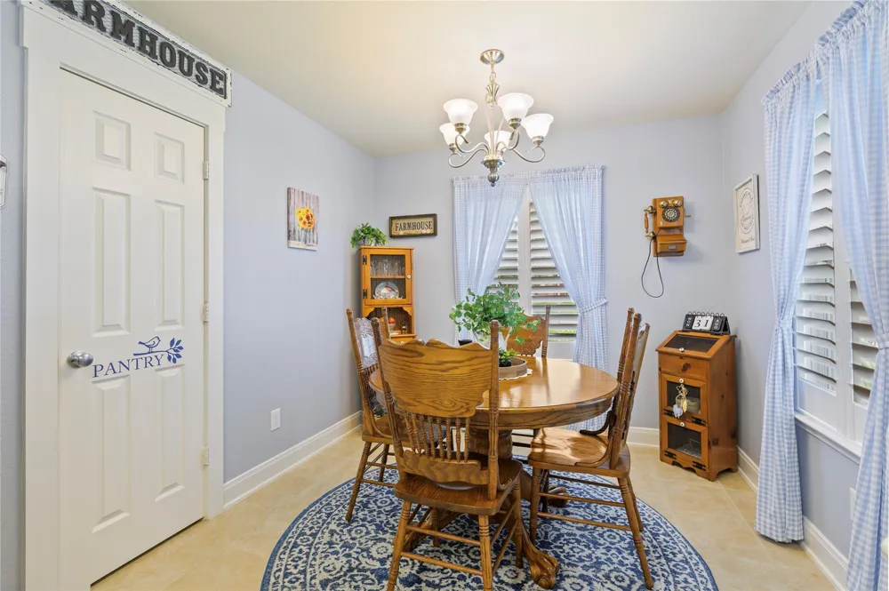 4045 Basswood Drive Dickinson, TX 77539