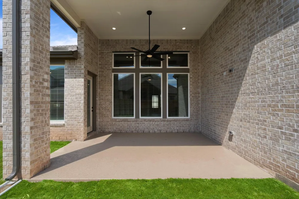 32421 Forktail Lake Drive Fulshear, TX 77441