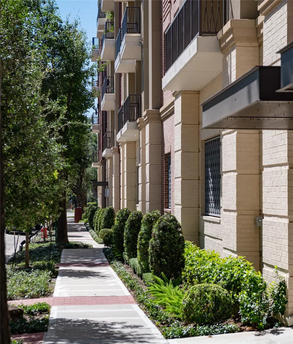 160 Birdsall Street #1117 Houston, TX 77007