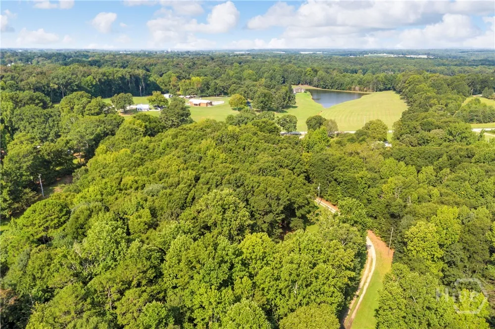 5688 Highway 82 Spur Commerce, GA 30529