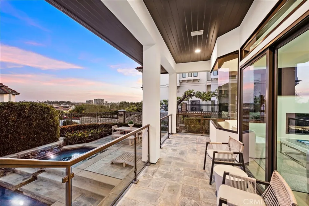 2907 Cliff Drive Newport Beach, CA 92663
