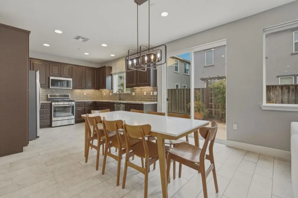 1227 Buena Vista Road Hollister, CA 95023