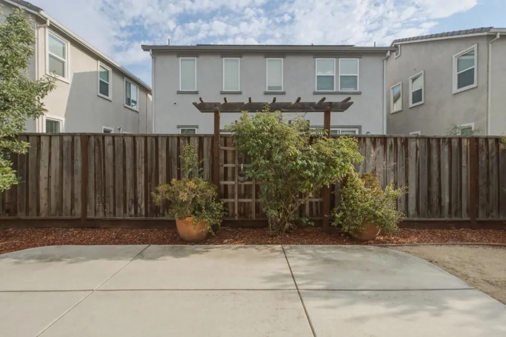 1227 Buena Vista Road Hollister, CA 95023