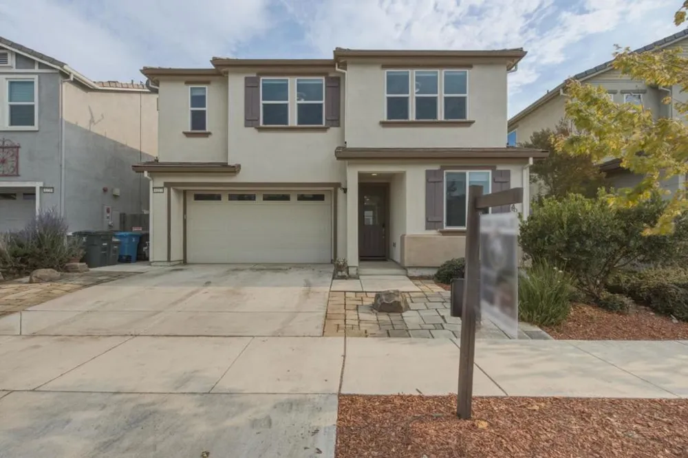 1227 Buena Vista Road Hollister, CA 95023