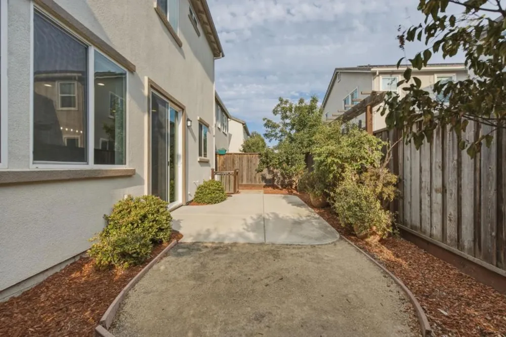 1227 Buena Vista Road Hollister, CA 95023
