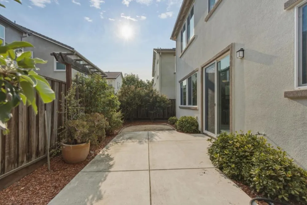 1227 Buena Vista Road Hollister, CA 95023