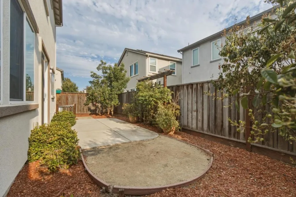 1227 Buena Vista Road Hollister, CA 95023