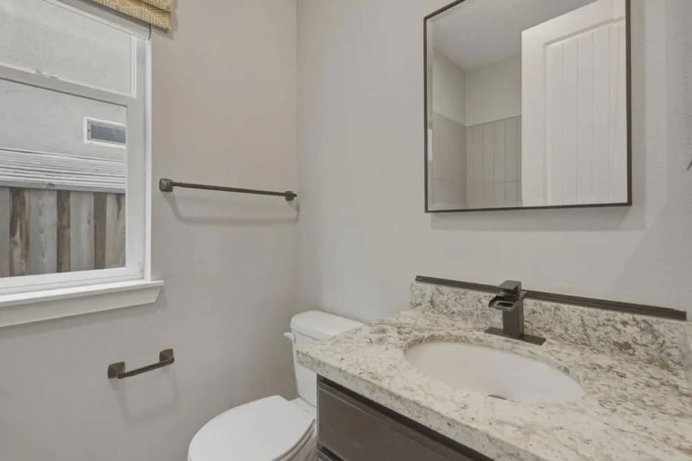 1227 Buena Vista Road Hollister, CA 95023