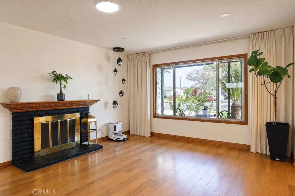 2021 Kristi Santa Ana, CA 92701