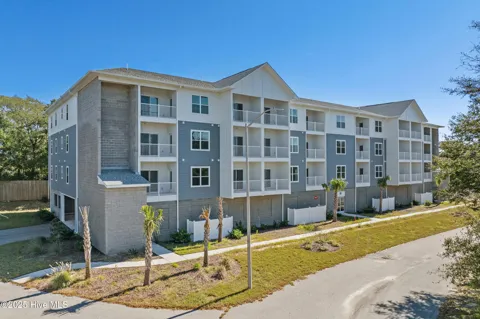 2272 Dolphin Shores Drive SW ##202