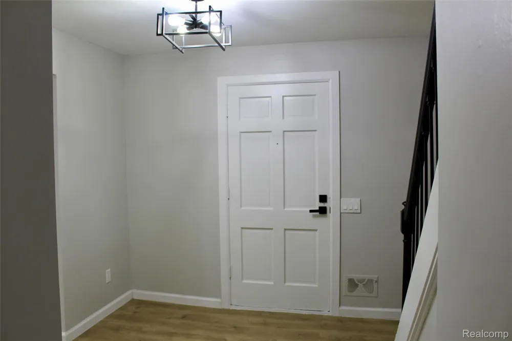 5620 Old Carriage Lane West Bloomfield Charter Township, MI 48322