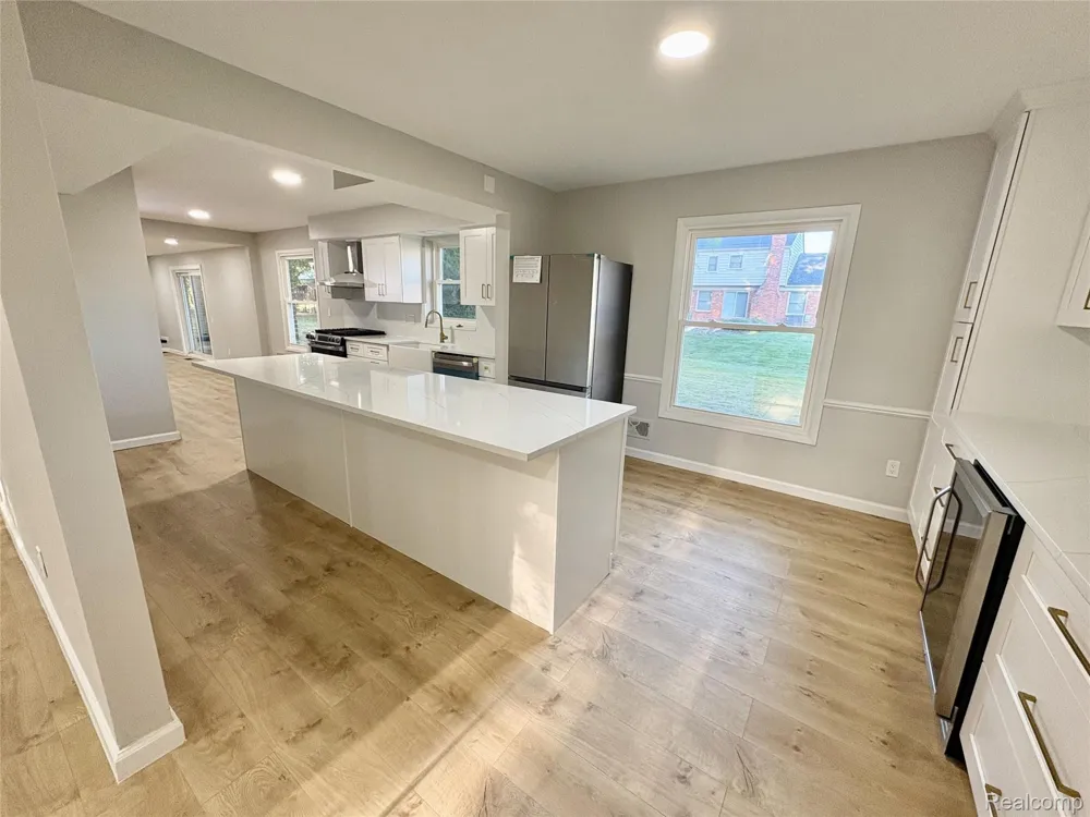 5620 Old Carriage Lane West Bloomfield Charter Township, MI 48322