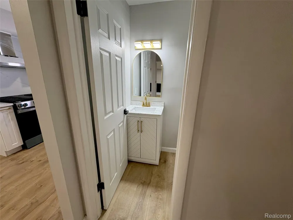 5620 Old Carriage Lane West Bloomfield Charter Township, MI 48322