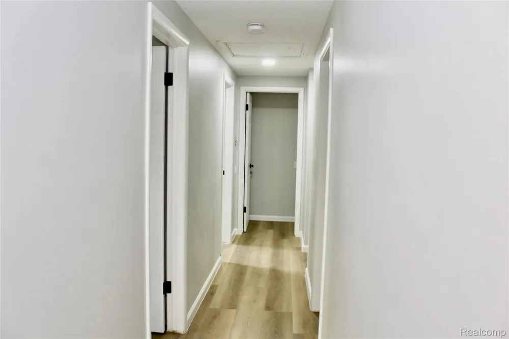 5620 Old Carriage Lane West Bloomfield Charter Township, MI 48322