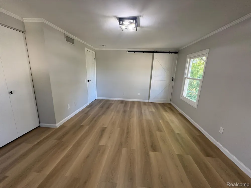 5620 Old Carriage Lane West Bloomfield Charter Township, MI 48322