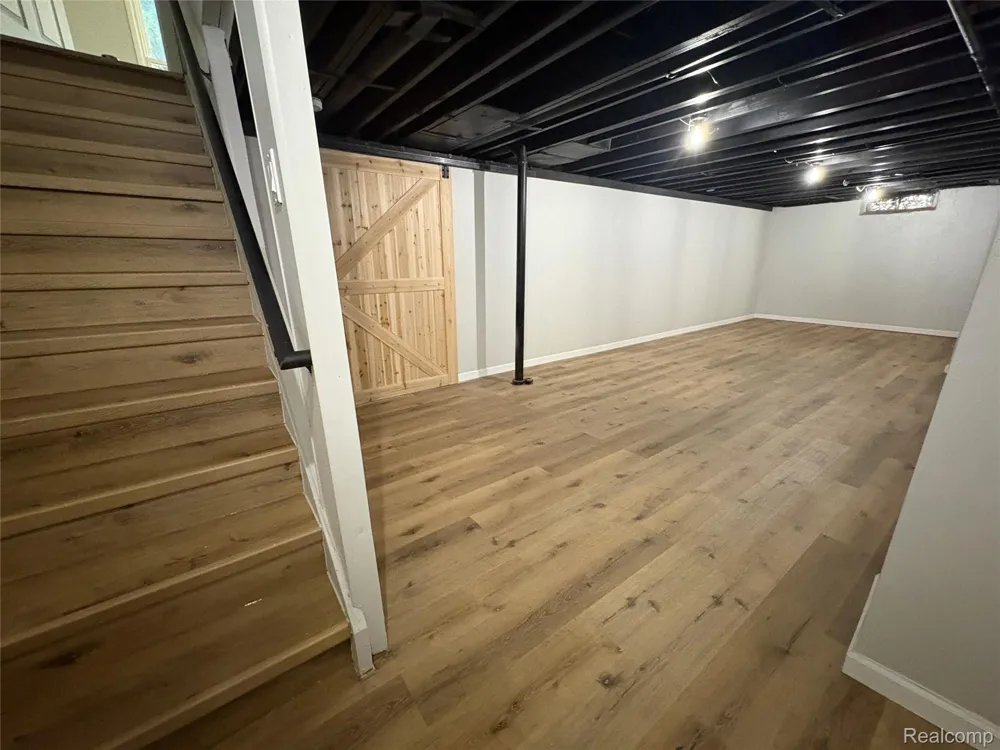 5620 Old Carriage Lane West Bloomfield Charter Township, MI 48322