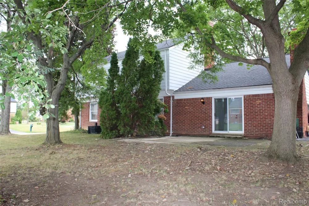 5620 Old Carriage Lane West Bloomfield Charter Township, MI 48322