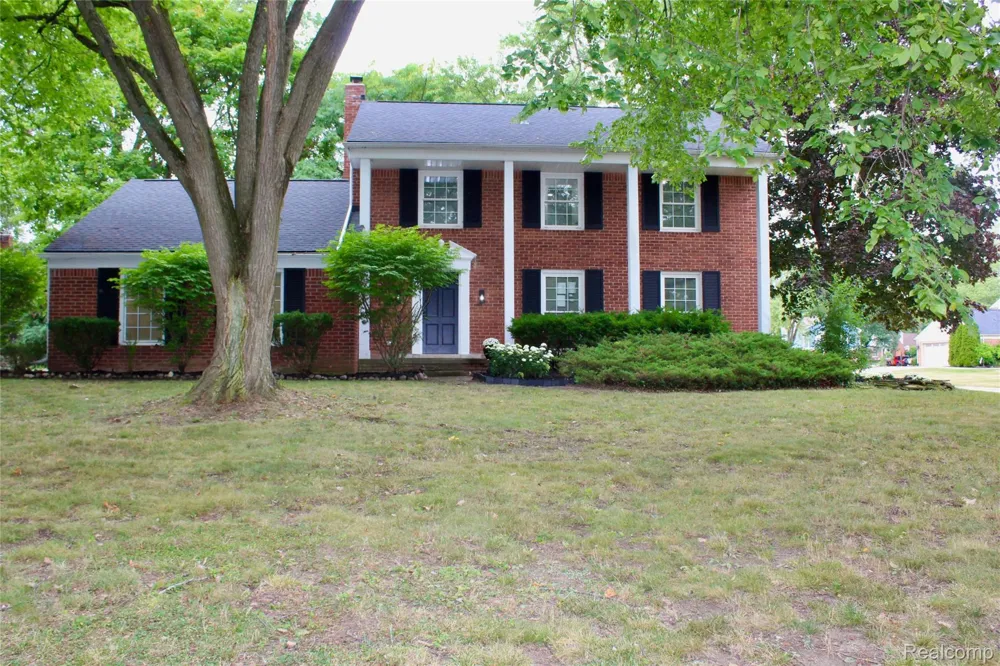 5620 Old Carriage Lane West Bloomfield Charter Township, MI 48322