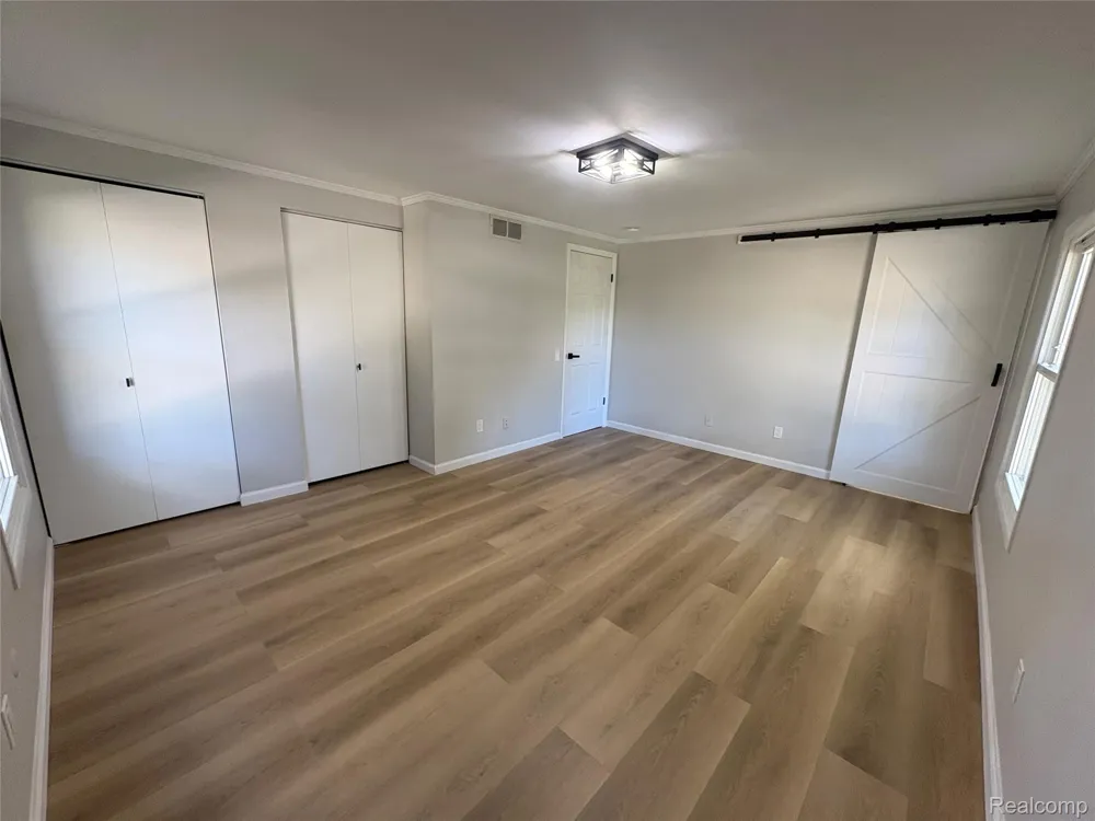5620 Old Carriage Lane West Bloomfield Charter Township, MI 48322